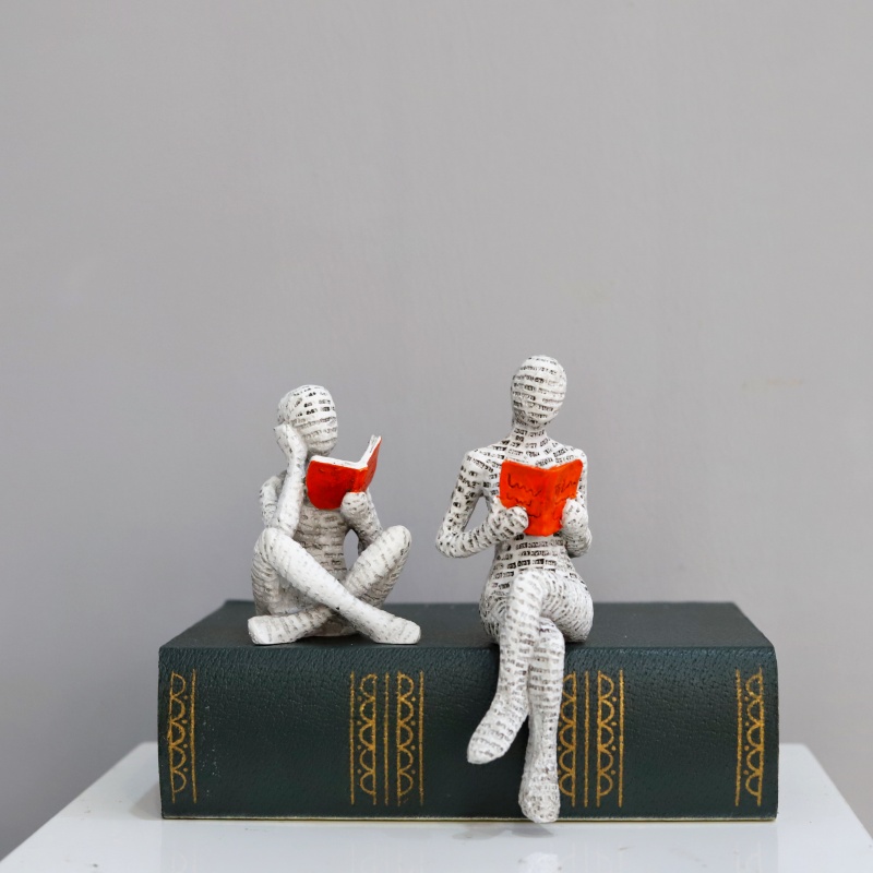 1Pc, Reading Paper Pulp Woman  - огляд і ціна Office Desk Tech Accessories