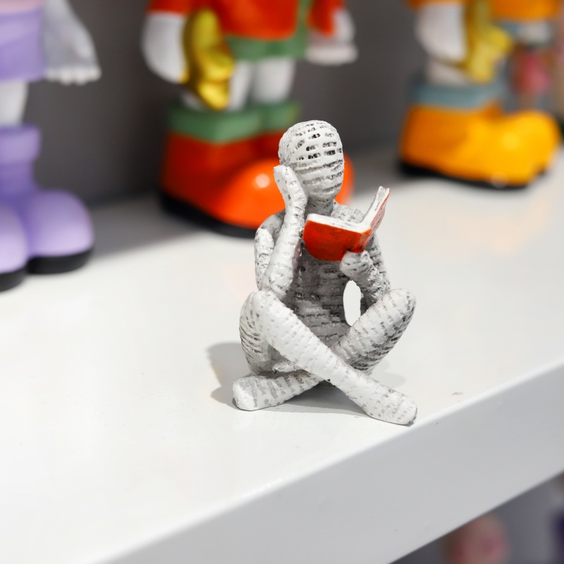 1Pc, Reading Paper Pulp Woman  - огляд і ціна Office Desk Tech Accessories